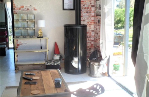 Ecuras House | Quaint Holiday Home in Écuras with Garden