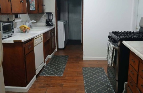 Inglewood House | Quaint house with WiFi in charming Inglewood