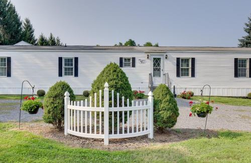 Lakemont House | Quaint Lakemont Retreat 1 Mi to Seneca Lake!