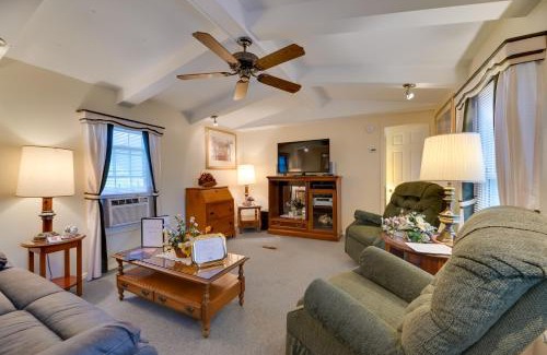 Lakemont House | Quaint Lakemont Retreat 1 Mi to Seneca Lake!