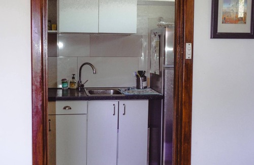 Willetton House | Quaint & Peaceful Auxiliary Guest Home 2 Bedroom