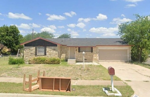 Copperas Cove House | Quaint SFR close to City Park and 15 minutes from Fort Hood
