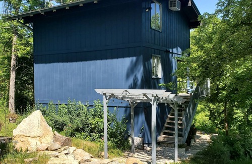 Bath Cottage | Quaint Stream Side Cottage 15m from Oxford&Hamilton OH