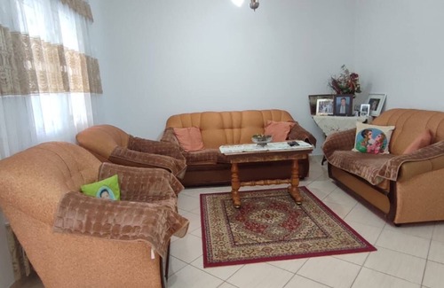 Delvine House | Quaint Village Getaway - Mountain & Ocean Views
