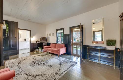 Dundee House | Quaint Winesburg Cottage with Porch and Pond!