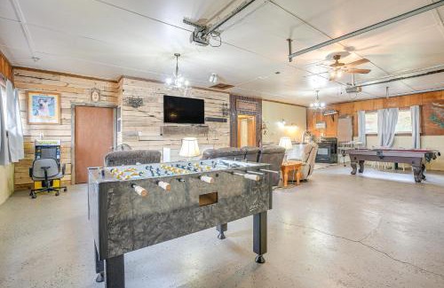 Zanesville House | Quaint Zanesville Home with Game Room and Yard!