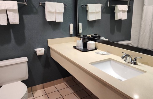 West Colorado Springs Hotel | Quality Inn and Suites Garden of the Gods