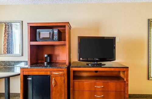 Chicopee Hotel | Quality Inn Chicopee - Springfield