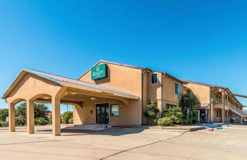 Corsicana Hotel | Quality Inn Corsicana