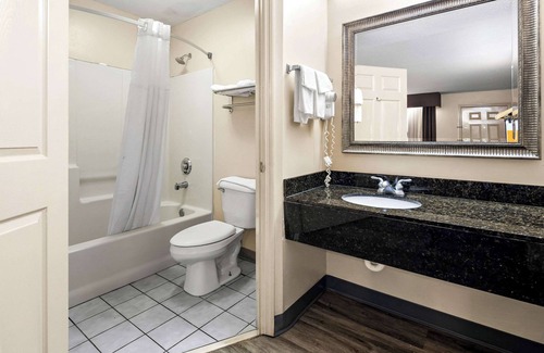 Decatur Hotel | Quality Inn Decatur River City