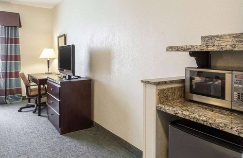 Burnside Hotel | Quality Inn Donaldsonville - Gonzales