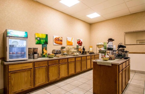 Morris Hotel | Quality Inn Morris I-80