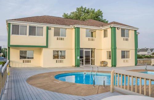 Port Clinton Hotel | Quality Inn Port Clinton Waterfront