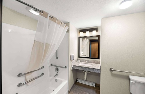 Big Spring Hotel | Quality Inn & Suites Big Spring