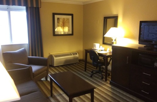 Lindbergh Lawns Hotel | Quality Inn & Suites Fairgrounds