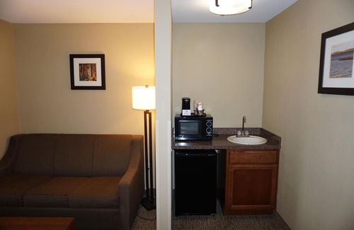 Georgetown Hotel | Quality Inn & Suites Georgetown - Seaford