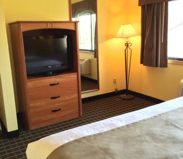 Harrington Hotel | Quality Inn & Suites Harrington - Milford