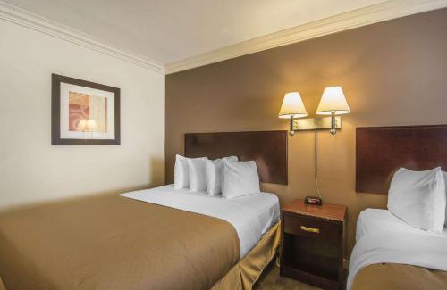 High Level Hotel | Quality Inn & Suites High Level