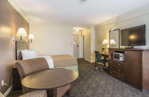 High Level Hotel | Quality Inn & Suites High Level