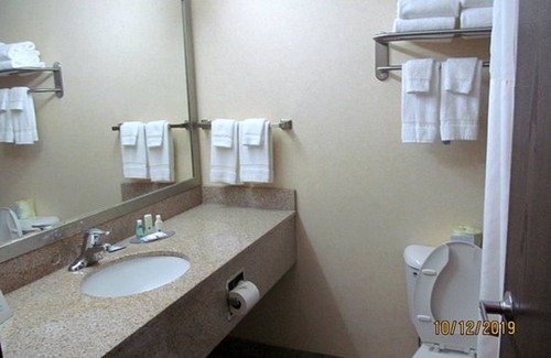 Mattoon Hotel | Quality Inn & Suites Mattoon South