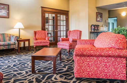 Mendota Hotel | Quality Inn & Suites Mendota near I-39