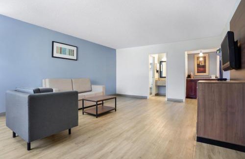 Eufaula Hotel | Quality Inn & Suites near Lake Eufaula