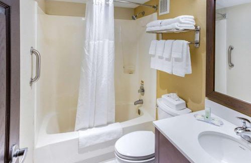 Plattsburgh Hotel | Quality Inn & Suites Plattsburgh