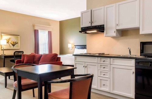 Quispamsis Hotel | Quality Inn & Suites Quispamsis