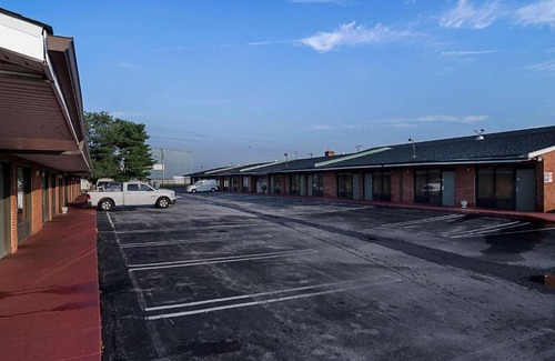 New Castle Hotel | Quality Inn & Suites Skyways