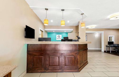 Springfield Hotel | Quality Inn & Suites Springfield Southwest near I-72