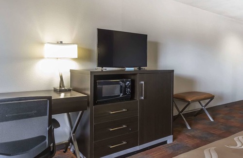 Stuttgart Hotel | Quality Inn & Suites Stuttgart North