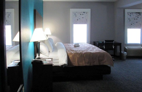 Edgefield Hotel | Quality Inn & Suites