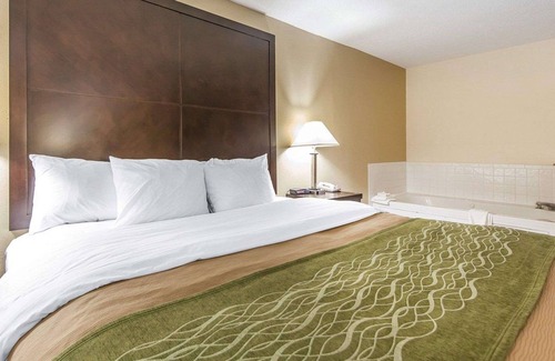 Portsmouth Hotel | Quality Inn & Suites