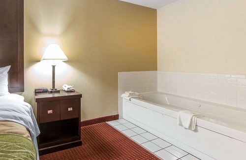 Portsmouth Hotel | Quality Inn & Suites