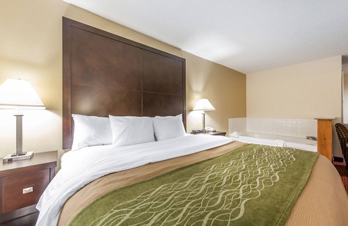 Portsmouth Hotel | Quality Inn & Suites