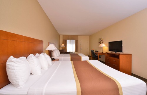 Williamsport Hotel | Quality Inn & Suites