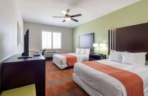 Victoria Hotel | Quality Inn & Suites Victoria East
