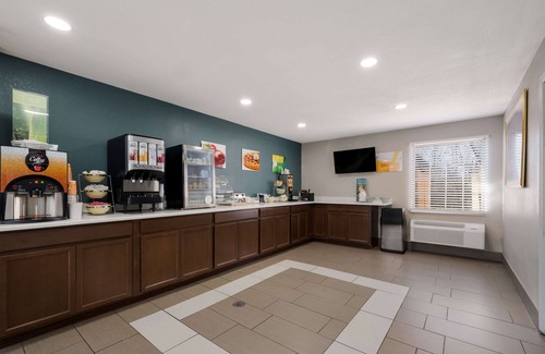 Farmville Hotel | Quality Inn University Area