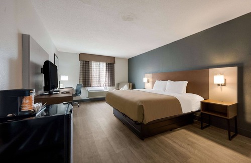 Farmville Hotel | Quality Inn University Area