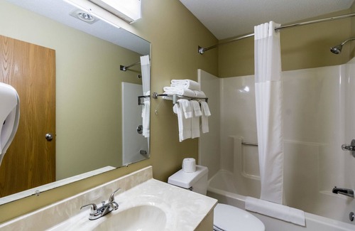 Grand Forks Hotel | Quality Inn