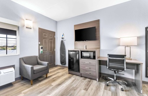 Lawrenceburg Hotel | Quality Inn