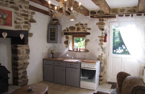 Gomene Cottage | Quality Traditional Gite for 2 in Gomene central Brittany - HEATED pool & WIFI