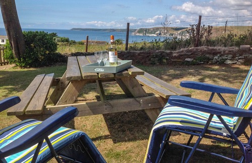 Bigbury-on-Sea Cottage | QUARTERDECK, pet friendly, country holiday cottage in Modbury