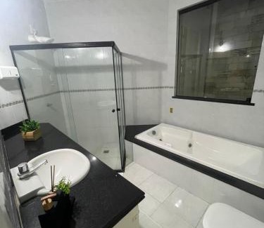 Atalaia House | Quarto compartilhado 8 leitos Valor por pessoa