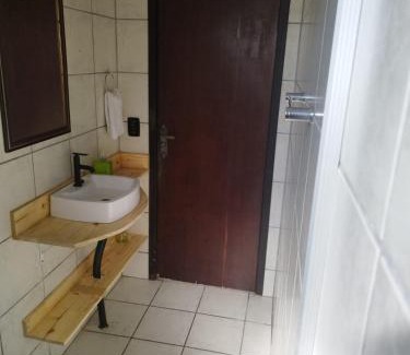 Costa e Silva House | Quarto em casa de família