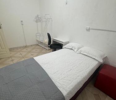 Nazare House | Quarto Privativo, Area Nobre, no coração de Belem, Central de Ar e Wi-fi, - Terreo1
