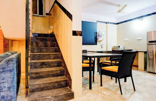 Vyalikaval HBCS Layout Hotel | Qubenest Splendour