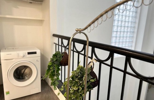 Truc Bach Apartment | Queen Apartment West Lake