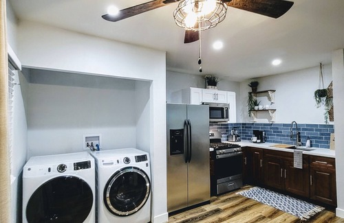 Compton House | 🌊queen bed-near SOFI LAX-free parking-gated yard