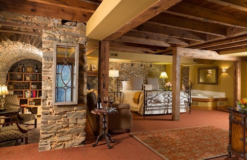 Leacock-Leola-Bareville Hotel | Queen Coach or Club Rms-Charming Historic Hotel, Quaint Town, Spa, Pool, 4-Star